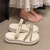Dicksohlige auf Scheiße treten fühlt sich zwei tragen coole Slipper Damen 2025 Sommer neu dünnriemig Strass Ein-Wort-Schlappen Römerwind Strandschuhe