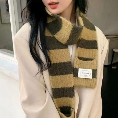 Sciarpe Lunghe a Strisce da Ragazza Sciarpa a Strisce Y2K Sciarpa Calda per il Collo Invernale Calda Sciarpa Addensata Scialle Wrap Bianco Nero Donna