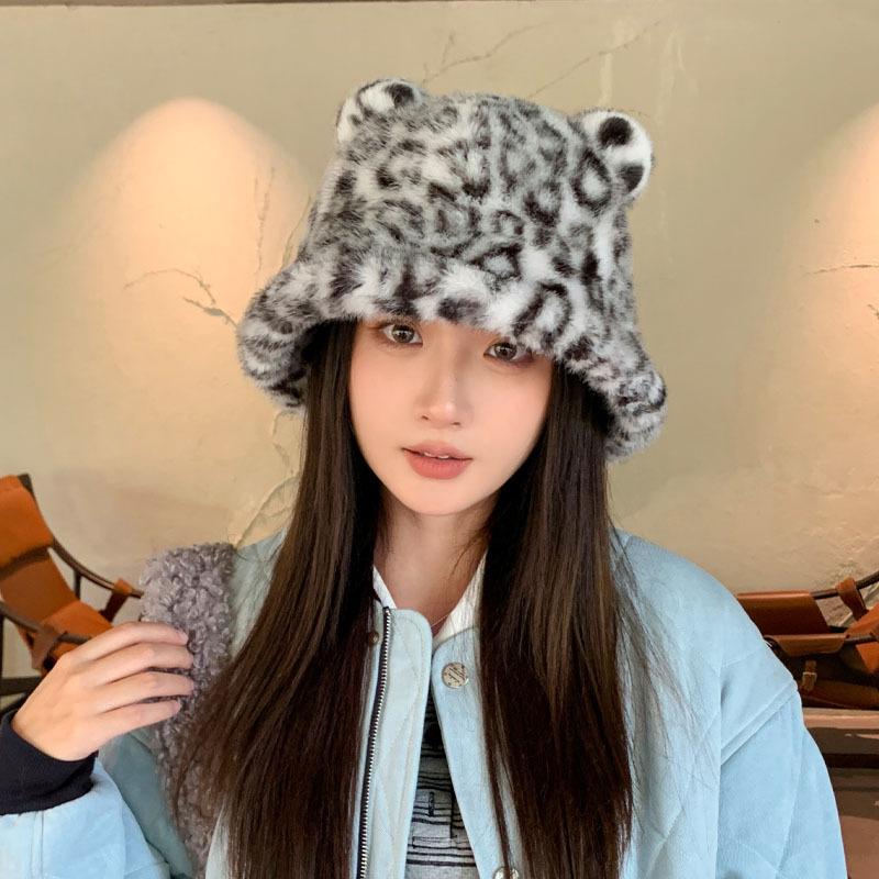Pălărie de iarnă și toamnă din pluș cu imprimeu leopard, urechi drăguțe, pălărie tip găleată călduroasă, accesoriu la modă, esențial pentru navetiști