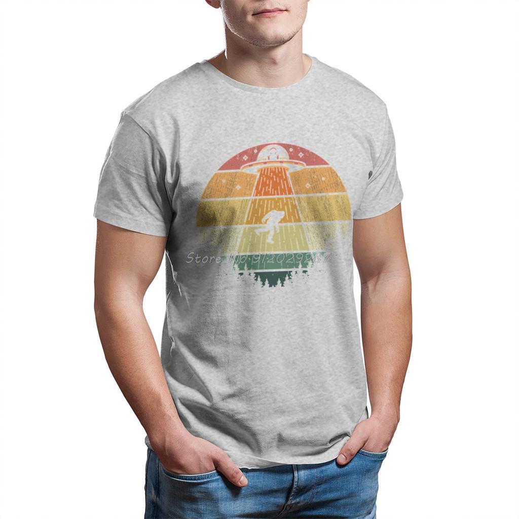 Retro Bigfoot Ufo Abduction Sasquatch Alien Birthday Gift T Shirt Men T Shirt Summer Cotton T-shirt Tees Streetwear Harajuku