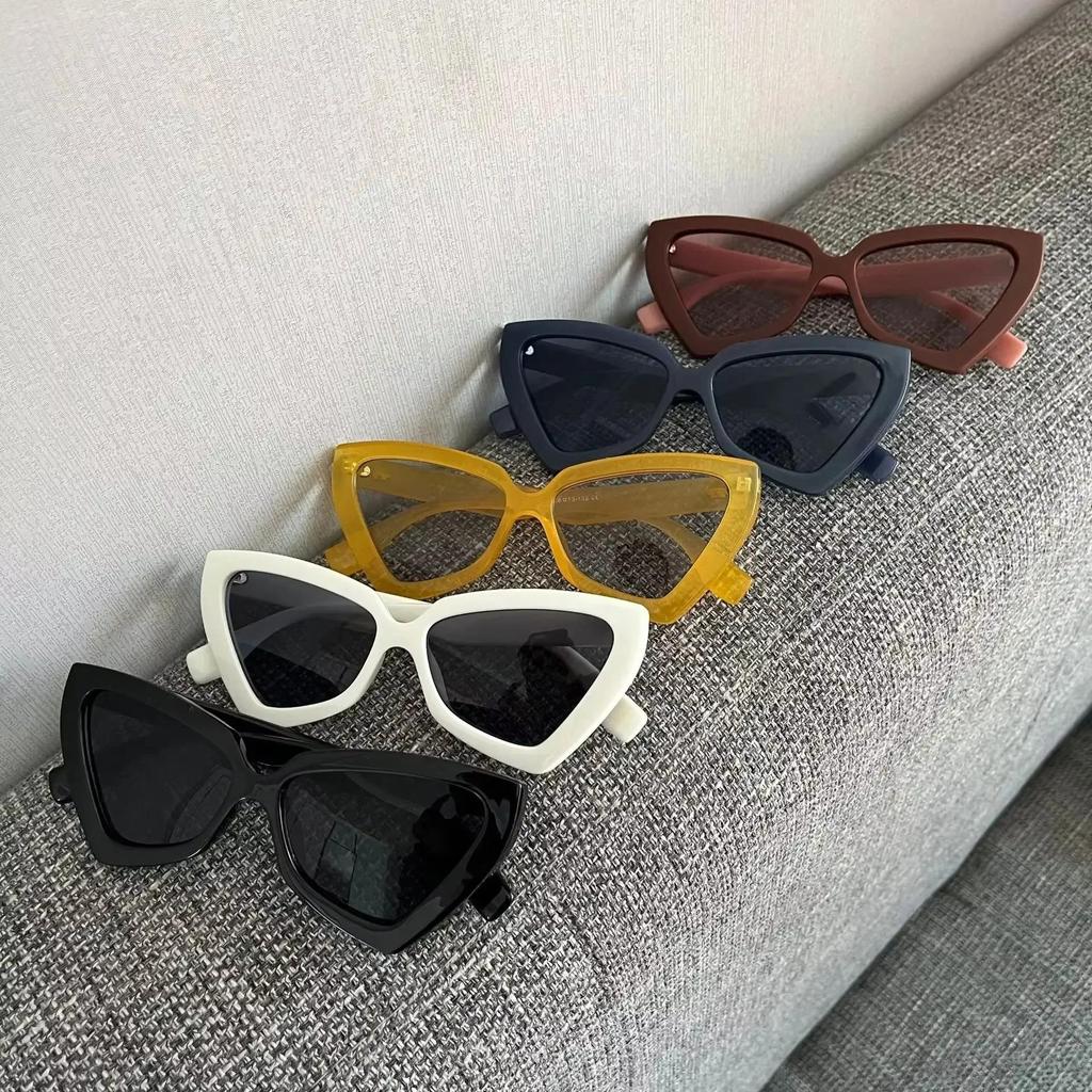 Lunettes de soleil œil de chat vintage sexy et mignonnes pour femmes, petites, noires et blanches, triangulaires, rétro, style léopard