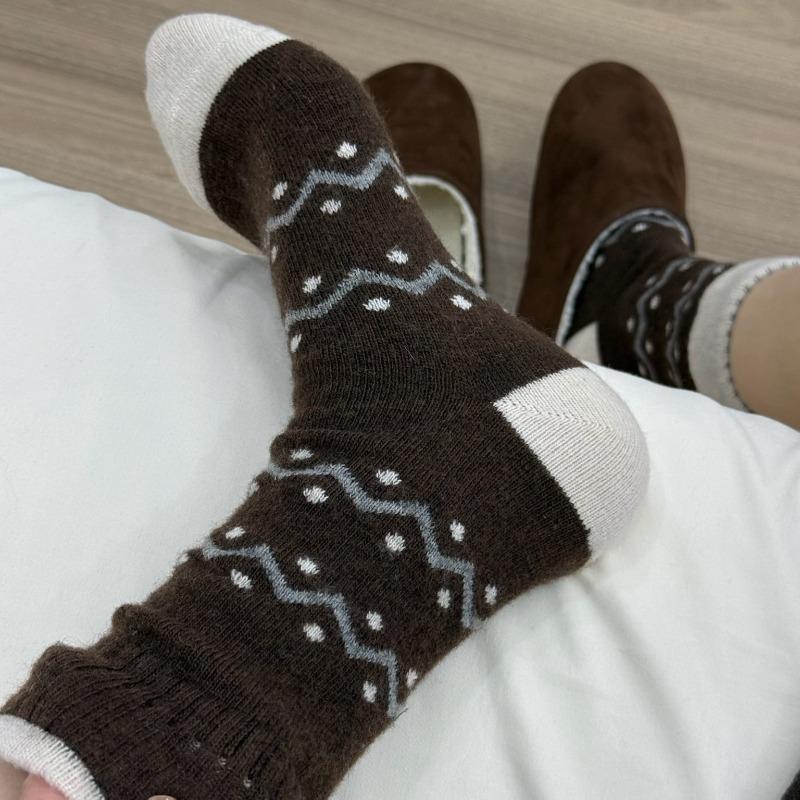 Women's Long-tube Winter Wavy Wool Mid-tube Socks, Vintage and Trendy Cotton Socks, Pile Socks for Autumn and Winter