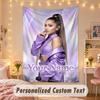 Tapisserie Personnalisée sur Mesure, Impression Ariana Grande Texte Nom Personnalisé Art Mural Suspendu pour Chambre à Coucher