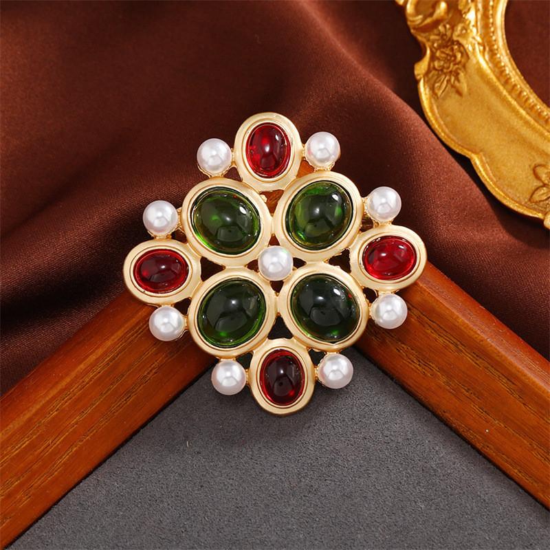 Vintage Baroque Crystal Cross Brooch With Retro Design For Gift And Decoration