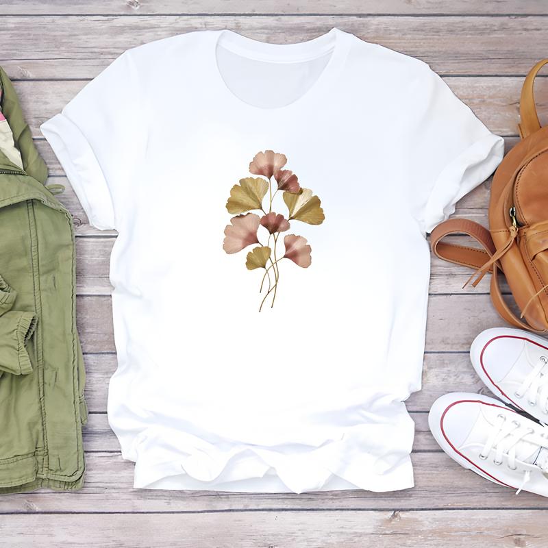 Fashionable Short-sleeve T-shirt, Cute Pattern, Perfect for Women's Summer.