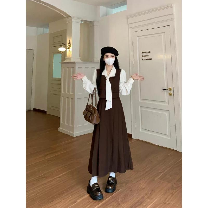 New Long-sleeved Dress for Children, Unique and Beautiful In Early Autumn, Fake Two Long Dresses with Gentle Wind Temperament