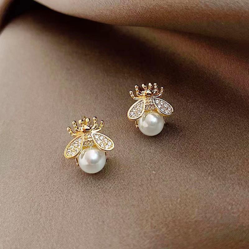 Korean Elegant Pearl Stud Earrings for Women: Versatile, High-Class Style Jewelry
