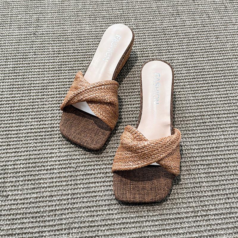 Fashion French Retro Woven Wedge Flat Slippers for Women In Summer 2025 New Versatile Height-increasing Small Sandals and Slippers