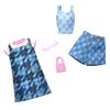 Barbie Fashion 2er-Pack Jeanskleid und Set Anziehpuppe Puppenhaus Puppenkleidung & Zubehör-Set Ab 3 Jahren Blau HRH45