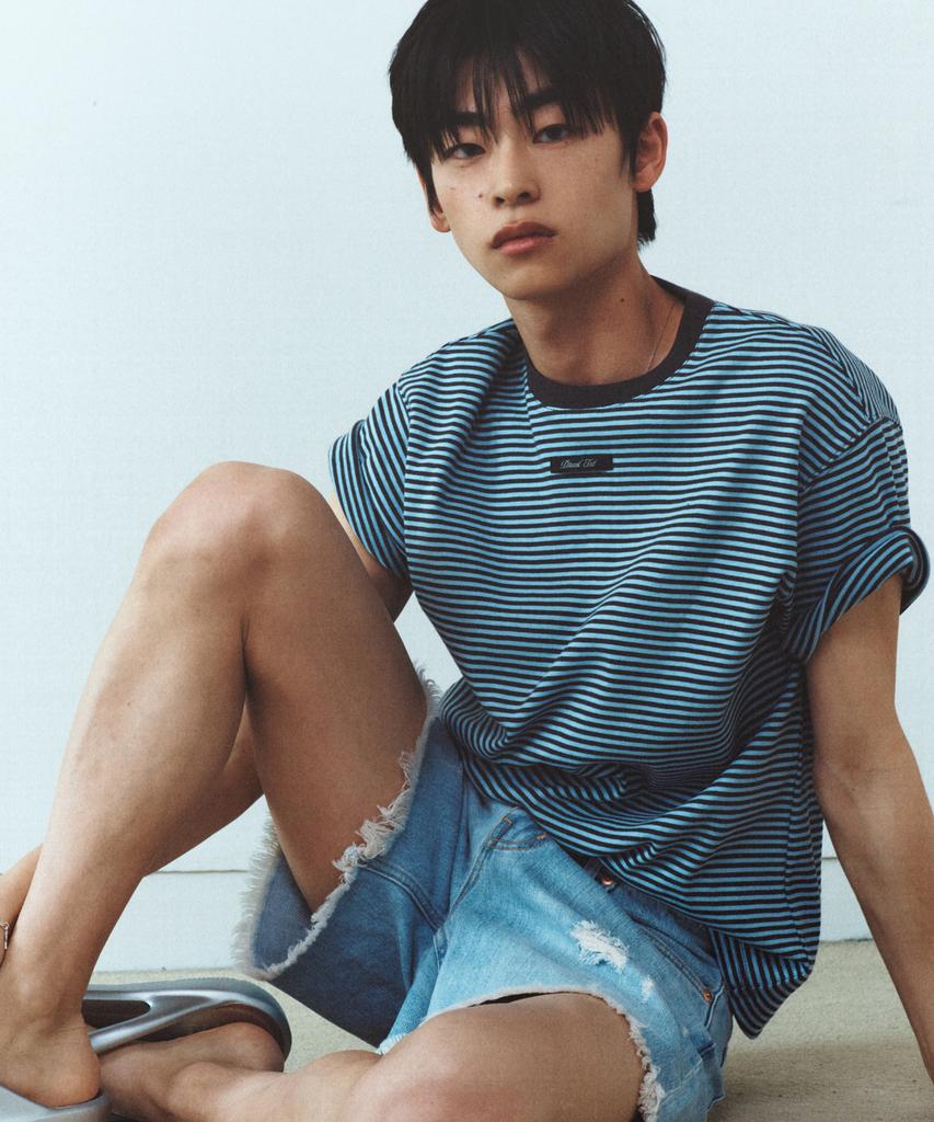 Deuleongkeutegseuteu Stripe Tee Sky Blue