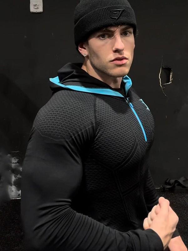 GYMSHARK Herren Superhero Schnelltrocknendes Trainingsoberteil mit Kapuze und langen Ärmeln
