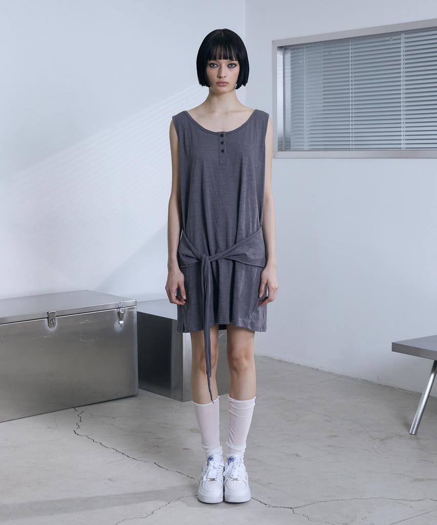 Bunteu Henley Neck Tie Mini Dress (Charcoal)