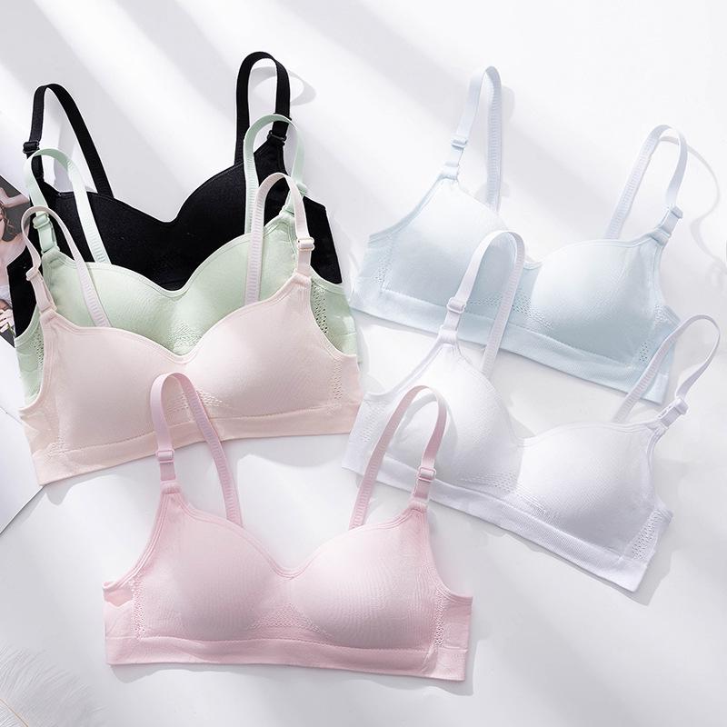 Nouvelle arrivee: Soutien-gorge d'étudiant blanc sans couture - Respirant, Confortable, Sans armature, Bonnets en coton, Fin et offrant un bon maintien pour l'été