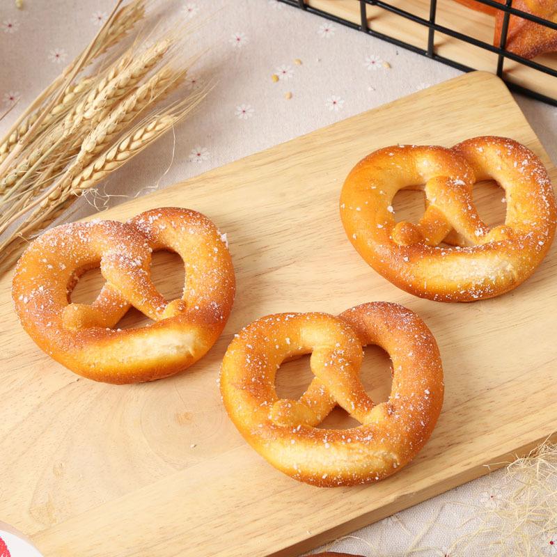 Simulation Food Artificial Bread Model Fake Doughnut Home Decor Cake Shop Bakery Window Display Photography Props Table Decor