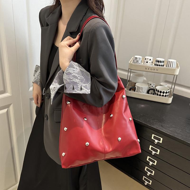 Punk Style Embellished Double-Faced Round Rivet Inlaid Niche Luxury Bucket Bag Chic Lady Underarm Large Capacity Shoulder Bag KTY