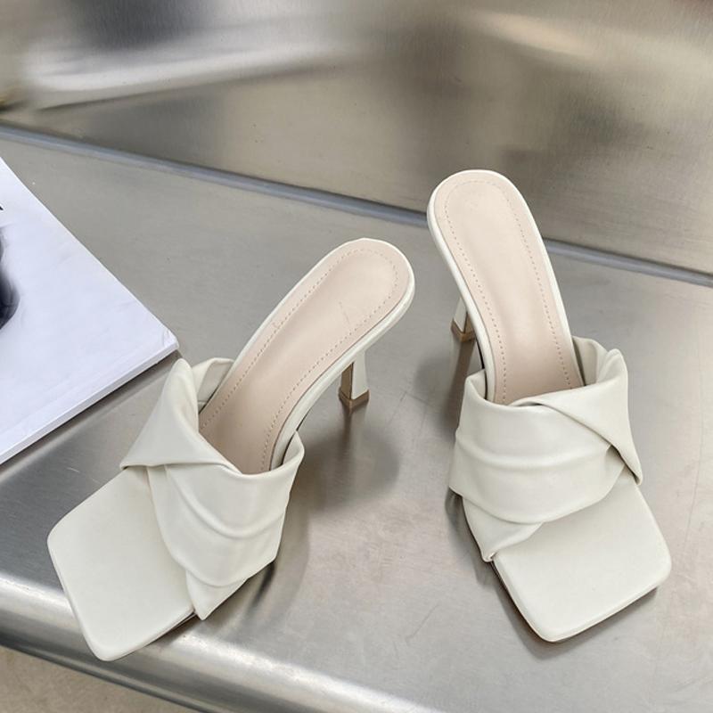Nieuwe Dames Vierkante Neus Hakken Slippers Zomer Mode Ontwerp Geplooid Leer Gladiator Strand Dames Sandalen Slides Schoenen