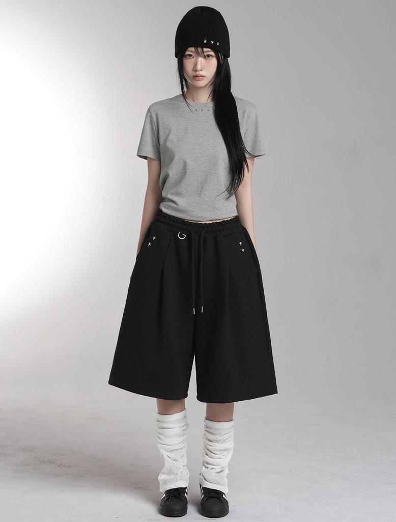 Lupeu Star Stud Pintuck Bermuda Pants Black