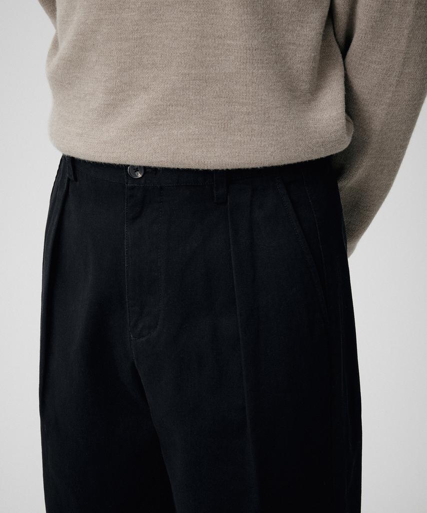 MUSINSA STANDARD Reverse One-Tuck Regular Fit Chino Pants [Black]