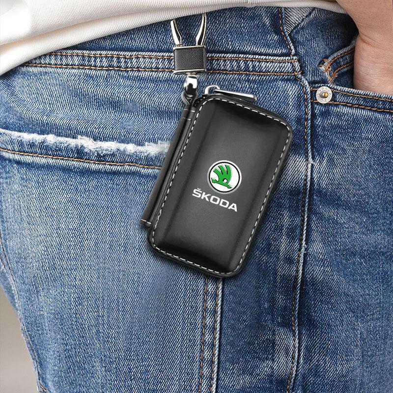 1Pcs Leather Emblem Car Key Case Keychain Zipper Key Case Bag For Skoda Octavia Superb Rapid Kodiaq Karoq Fabia Kamiq Roomster Citigo