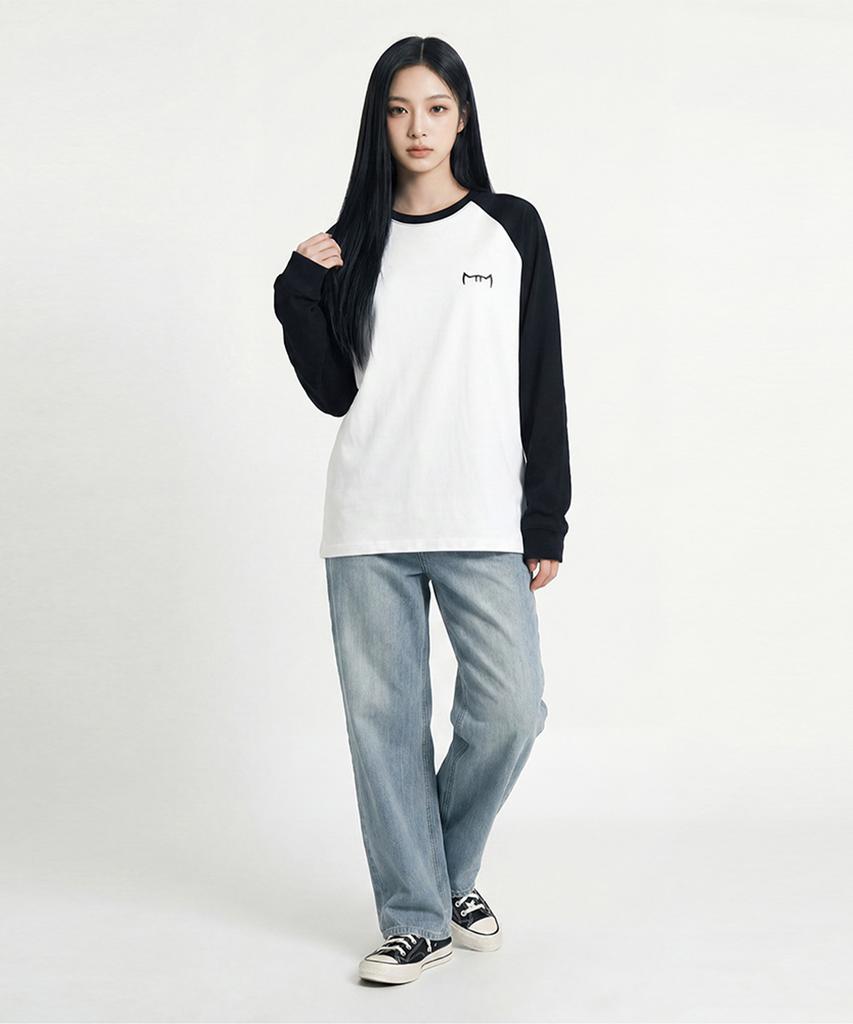 Kikimimi Raglan Ribbed Long Sleeve Kitty Small Logo T-Shirt (White)