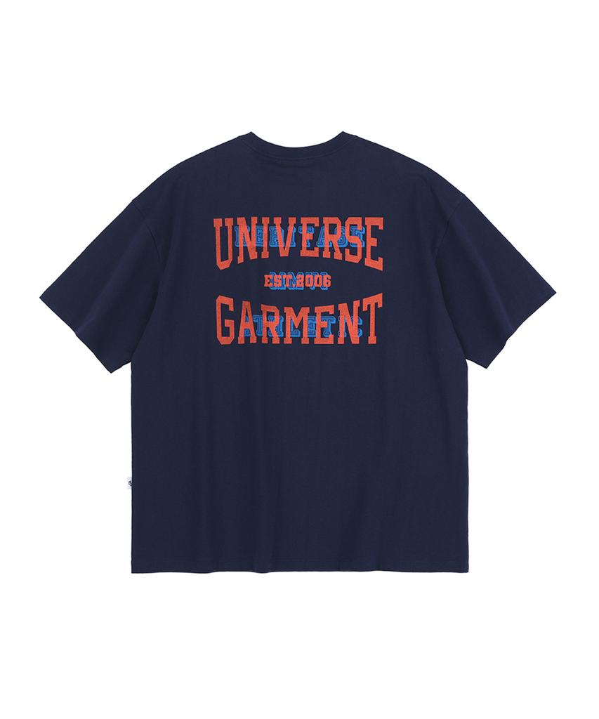 Yunibeoseugameonteu Ug Retro Two-Tone Emblem T-Shirt_Navy