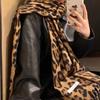 New Female Spicy Girl Style Autumn and Winter High End Thick Shawl Niche Design Sweet and Cool Retro Leopard Print Tassel Scarf