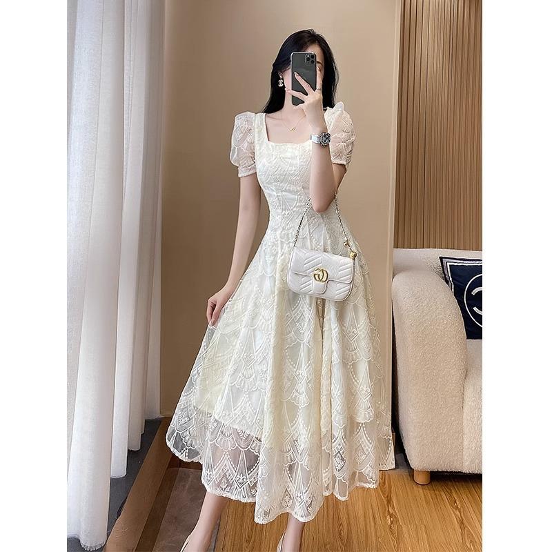 Robe en dentelle et maille à col carré - Collection Petite Style Élégant Mondain d'Été pour Femmes