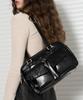 Leathery Planche Shoulder Bag [Black]