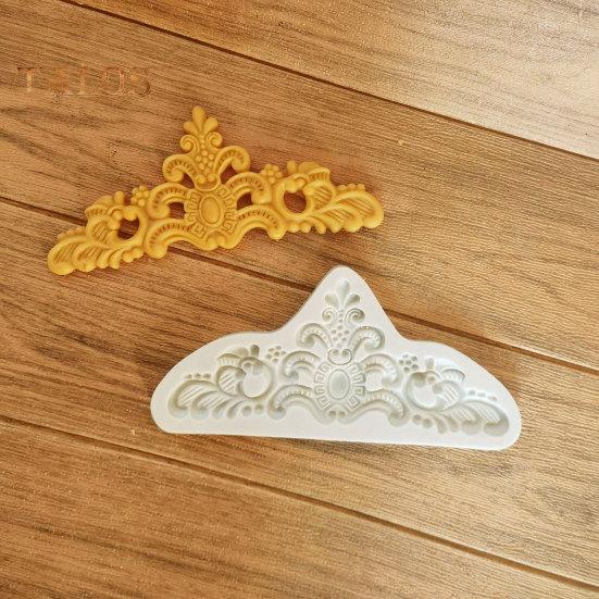 Cake Topper Mold High-temperature Resistant Crafting Food Grade Useful Embossment Pattern Crown Sugarcraft Fondant Mould for Cake Shop
