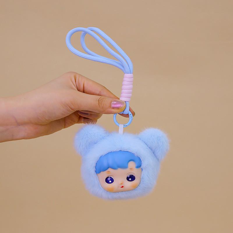 Niedlicher Vinylpuppen Bärenkopf Plüschschlüsselanhänger mit weichem kurzem Plüsch zur Taschenverzierung Geschenk für Kinder