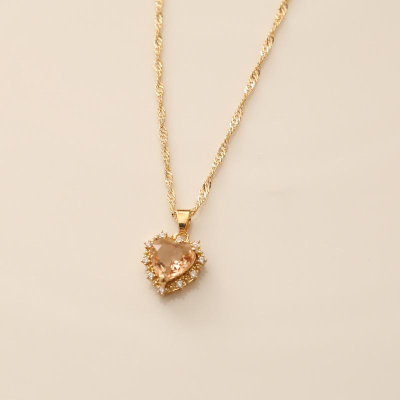 Collier de luxe en forme de cœur d'amour couleur or pour femme, petit collier de clavicule frais à la mode, bijoux cadeau