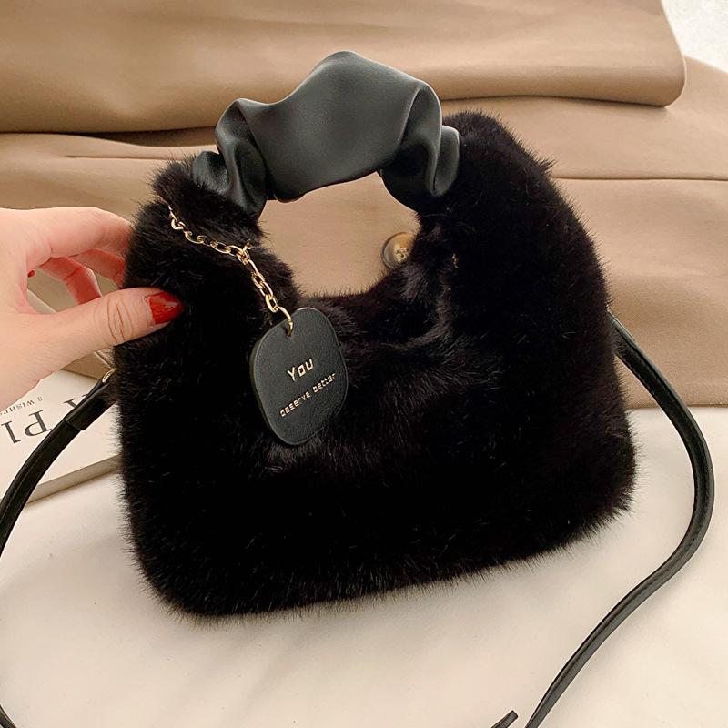 Damen Handtaschen aus Kunstpelz Plüsch Raffierter Griff Kleine Damen Schulter Crossbody Tasche Lässige Halbmond Hobo Taschen Wintertaschen für Damen