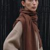 RRACE stickad scarf_Brun