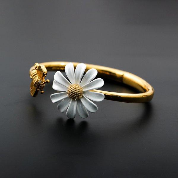Asymmetrical Daisy Flower Stud Earrings for Women and Girls - Sweet Alloy Statement Piece for Party and Casual Occasions