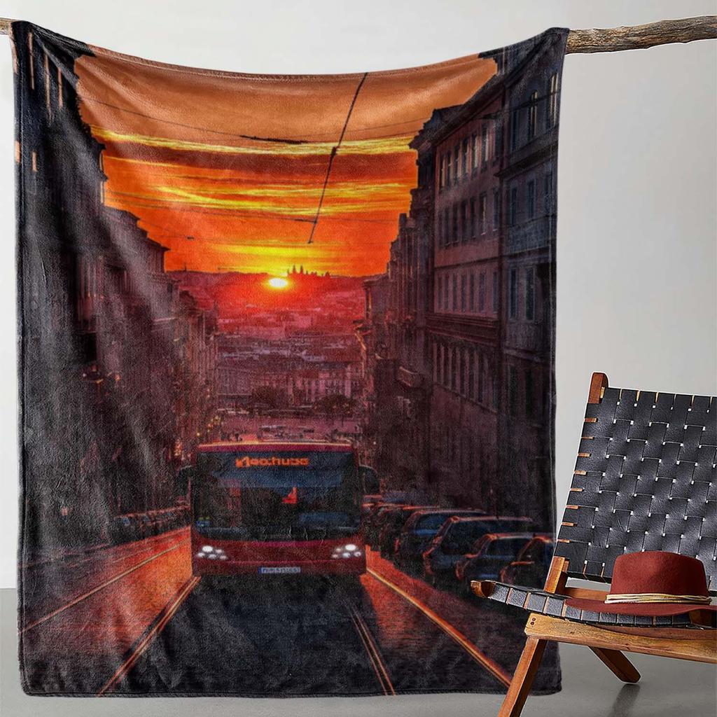 Retro City Bus Design Pattern Flannel Printed Blanket Suitable For All Seasons Suitable For Living Room Office Sofa And Travel