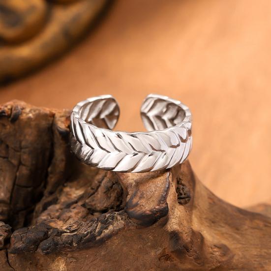Yousheng Thumb Ring Retro Leaf Shape Adjustable Opening Design Finger Ring Anti-Oxidation Stainless Steel Finger