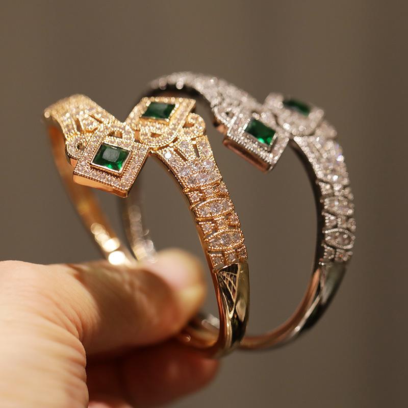 New High-end Super Flash Zircon Nail Bracelet, Personalized Square Emerald Open Bracelet Jewelry