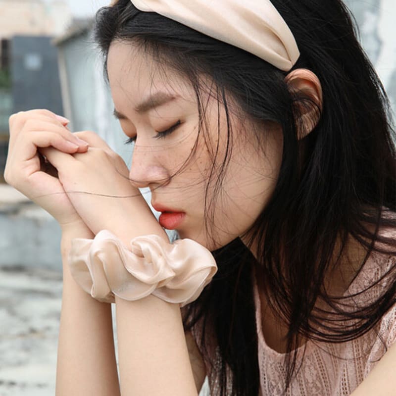 SORRY TOO MUCH LOVE Sharon Oganza Hairband_Beige