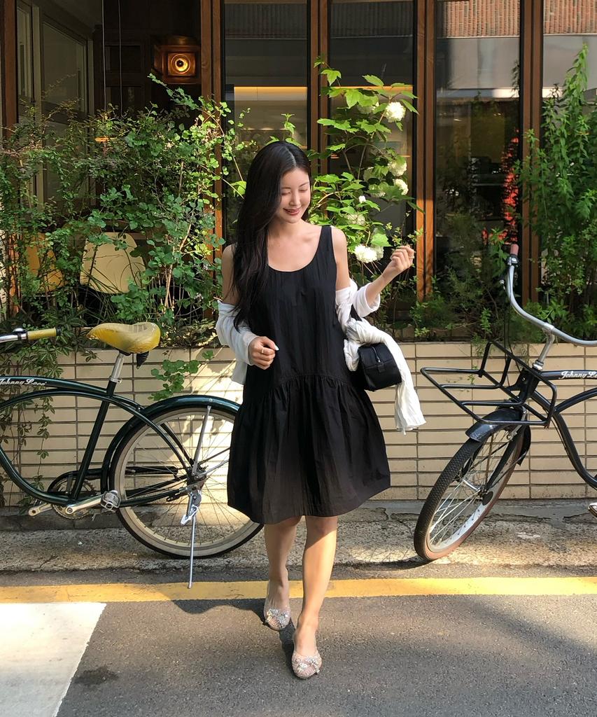 Plack Woman Summer Sleeveless Shirred Dress Black