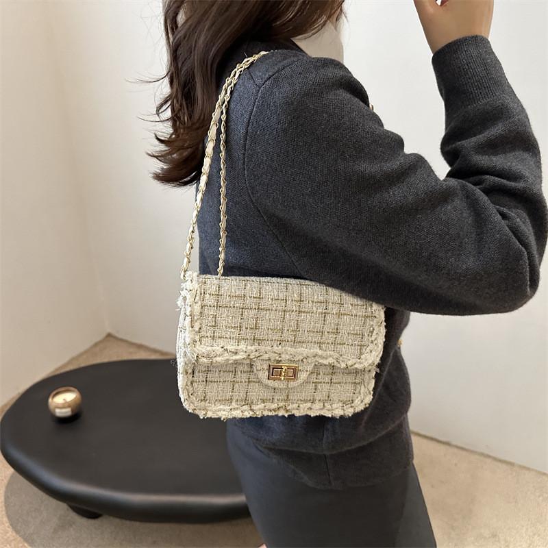 Womens Fashion Small Square Bag With Chain Strap For Daily Use