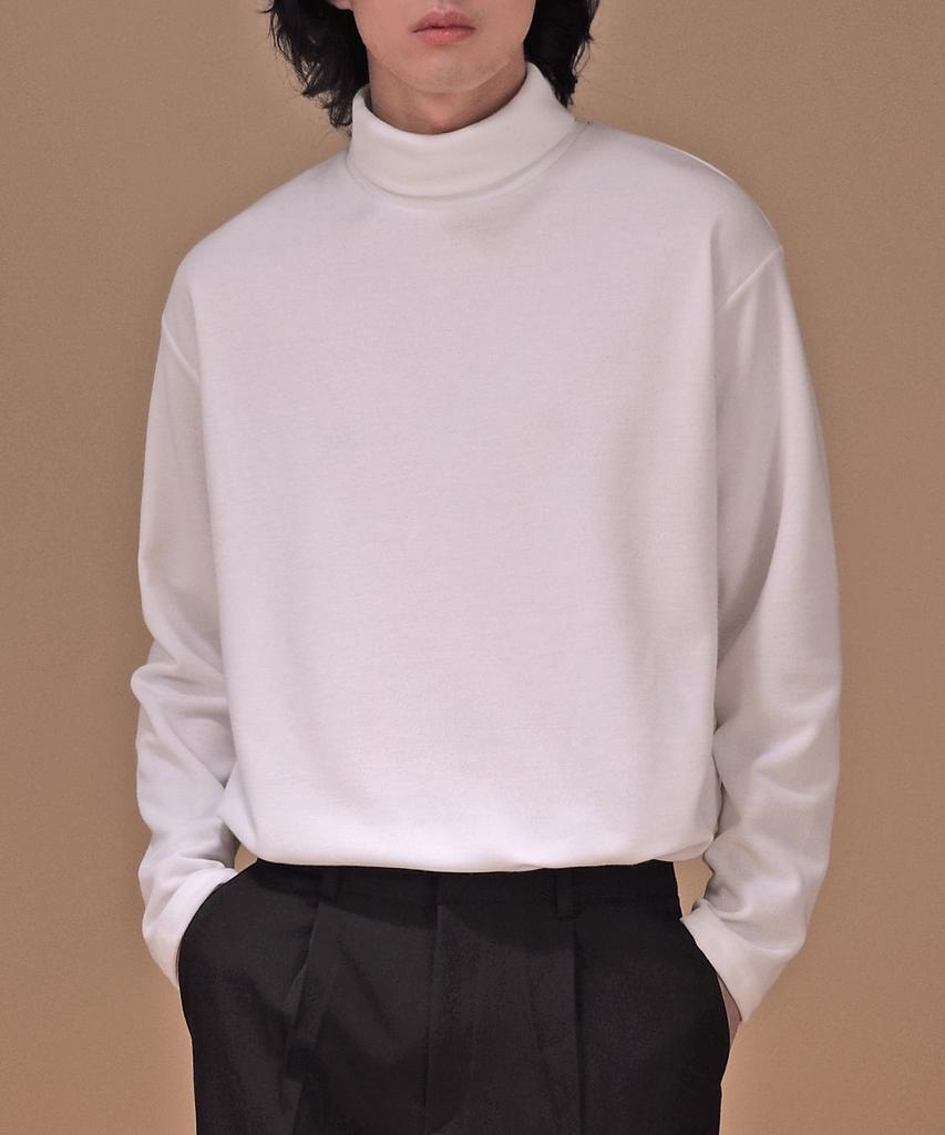 VERYVAIN Comfort Turtleneck (White)