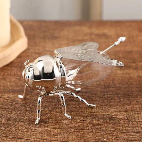 Bee Shaped Honey Jar Bee Honey Pot Seasoning Jar with Spoon Tabletop Syrup Dispenser Jar for Kitchen Decor Teas Condiments Oil Storage