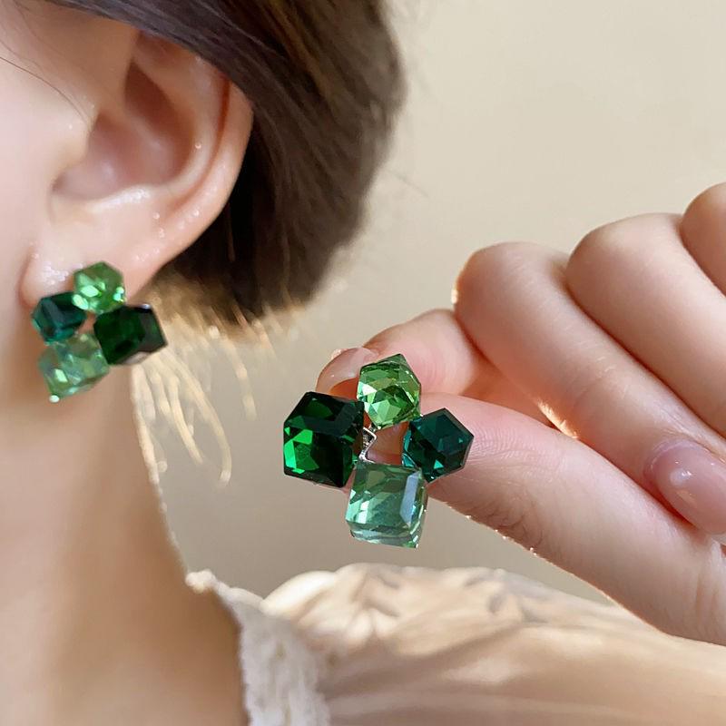 Geometric Green Crystal Sugar Cube Stud Earrings for Women - Fashionable, Versatile, Light Luxury