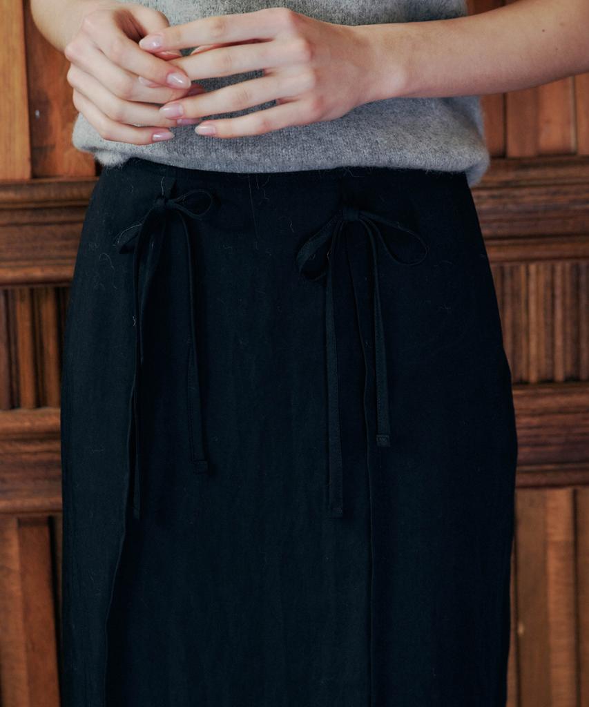 Love Us You Friends Ribbon Skirt (Black)
