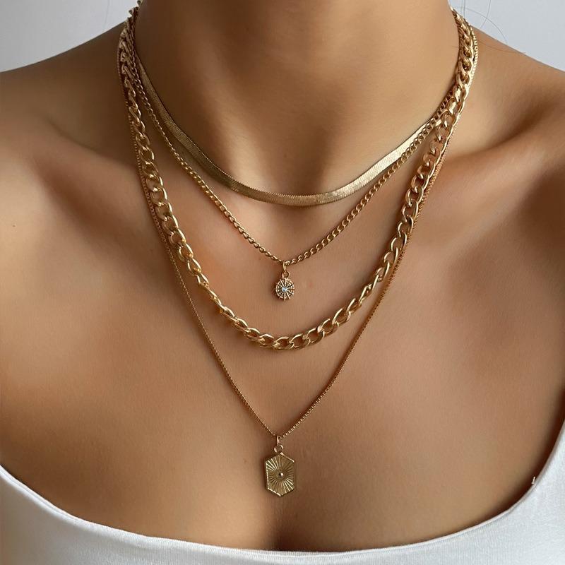 Multilayer European Light Luxury Diamond Inlaid Alloy Pendant Necklace For Women