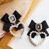 Boucles d'oreilles pendantes Charme Cœur Carré en Verre Nœud Papillon Noir Couleur Dorée Cœur Métal Entourage Perle d'Imitation Ins Bijoux de Fête pour Filles