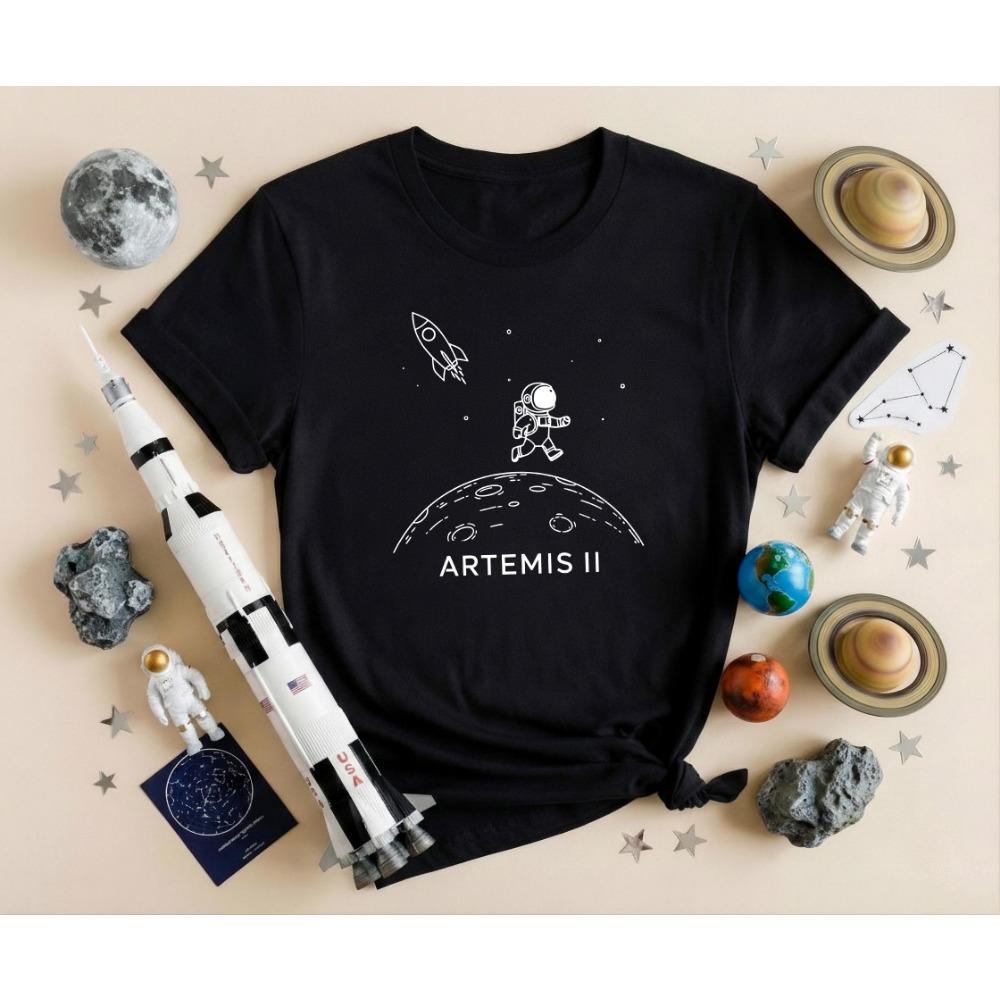 Artemis II Astronaut Moon Landing T-Shirt Men and Women Summer Cotton Clothing Fashion Round Neck Short Sleeved