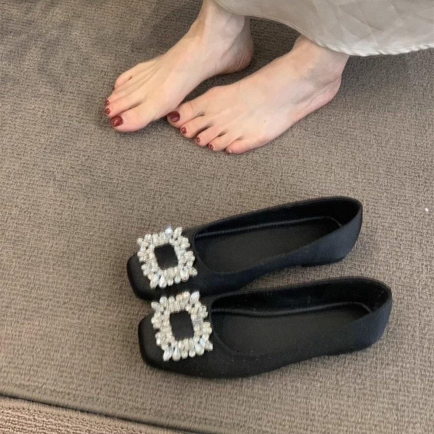 Sanfte einzelne Schuhe neues Temperament eckige Schnalle Strass flacher Ausschnitt flacher Boden Pendler schwebende Schuhe