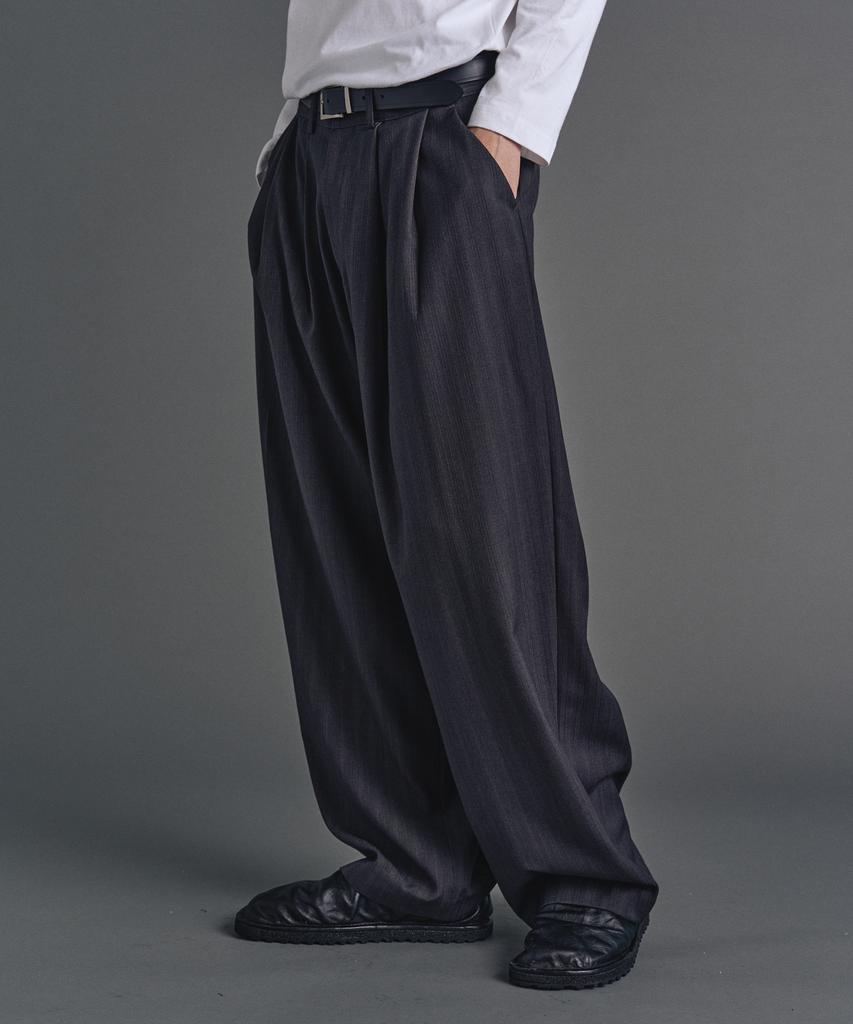 COFWI Melsa Double-Pleat Striped Wide Slacks Dark Gray