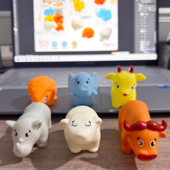 Squeaky Vinyl Animal Bath Toy for Toddlers Soft Water Play Figure Interactive Squeeze Toy for Baby Shower Fun Cute Floating Figurine for Pool Bathtub